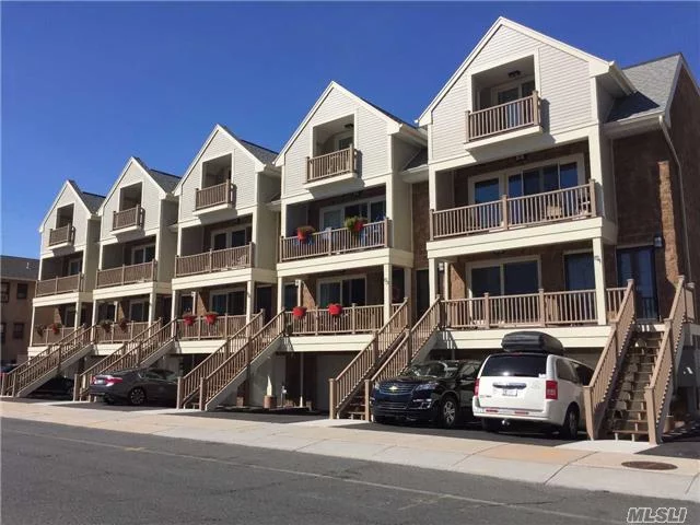Magnificent Townhouse Upper Unit Duplex With 2 Breathtaking Direct Oceanview Terraces! 3 Bedrooms & 2 Full Baths,  New Ss Appliances, Granite Counter-Tops, Beautiful Newly Refinished Wood Floors, Pet Friendly, Garage & 1 Parking Spot And Guest Parking!!