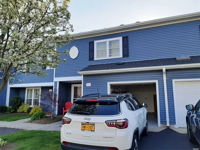 Yacht Club - Mint 3BR (Triplex) in Resort Like Community, Salt Water IG Pool, Tennis Courts, Basket Ball Court, Playground, Spacious Bed Rooms, 2 Full Baths, 2 Decks, 1 Car Garage, Driveway , Landscaped Grounds, Guarded Security, Close Distance to LIRR, Gated Community